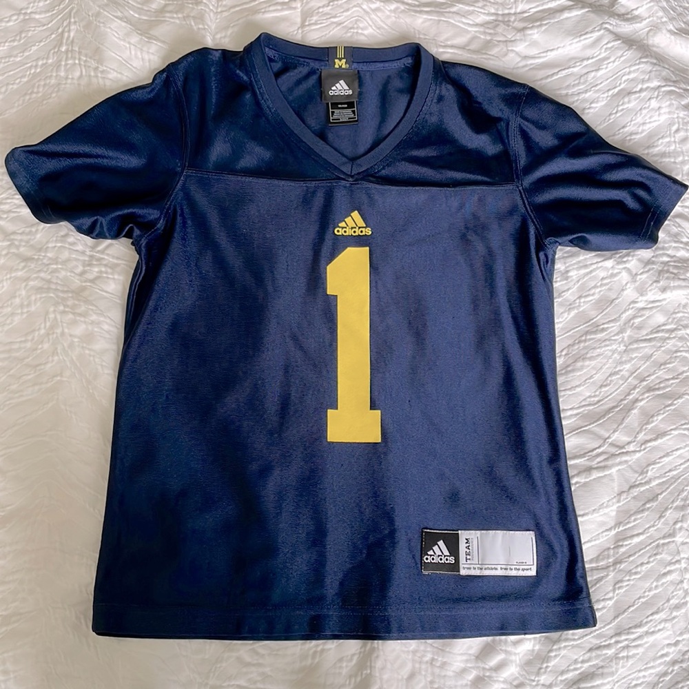 Adidas Jersey shirt size Small